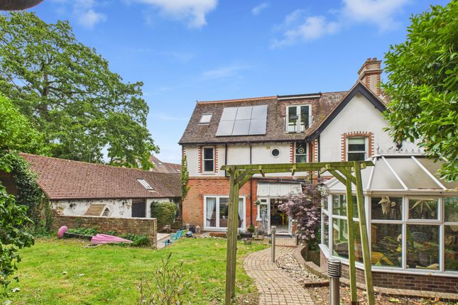 5 bedroom semi-detached house for sale