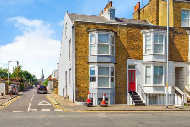 5 bed terraced house