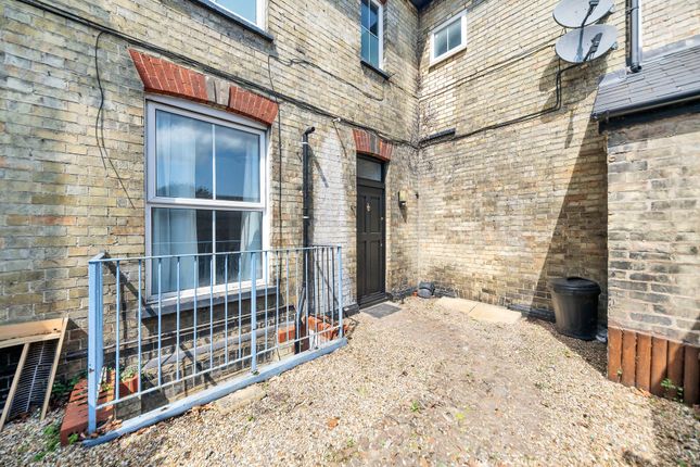 Kneesworth Street, Royston SG8 2 bed duplex for sale