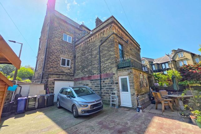5 bedroom semi-detached house for sale