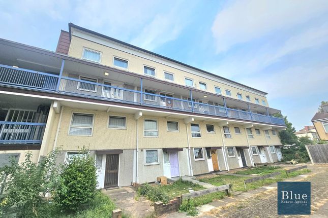 Redwood Estate, Hounslow, TW5 2 bed flat for sale