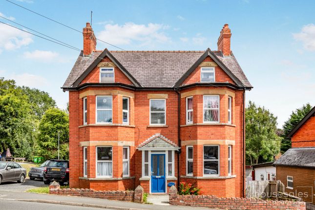 6 bedroom detached house for sale