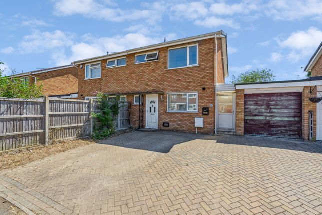 Mowbray Crescent, Hitchin SG5 3 bed semi