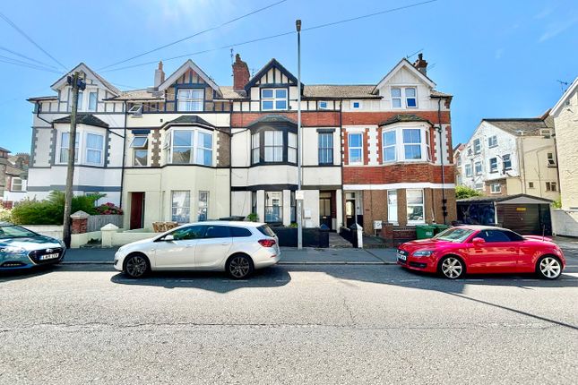2 bedroom ground floor flat for sale