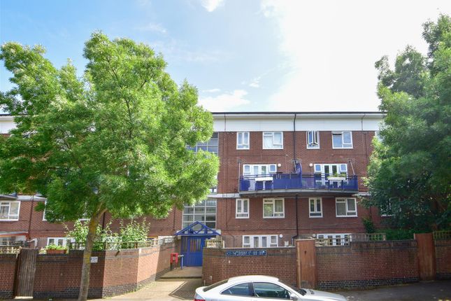 Derby Court, Overbury Street, London, E5 3 bed apartment for sale
