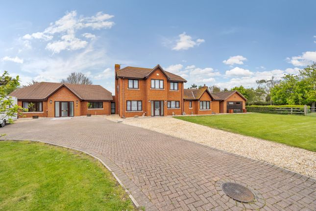 6 bedroom detached house for sale