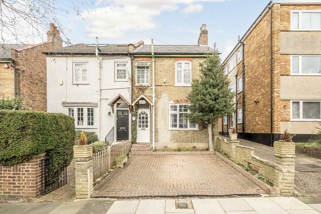 Shakespeare Road, London NW7 2 bed end of terrace house for sale