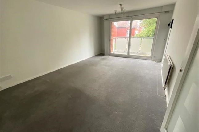 Craneswater Park, Southsea, Hampshire 2 bed apartment for sale