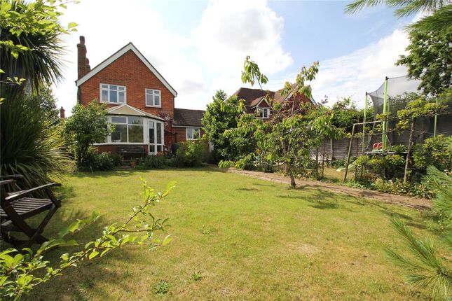 Queens Road, Alton, Hampshire, GU34 3 bed detached house for sale