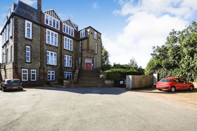 2 bed flat
