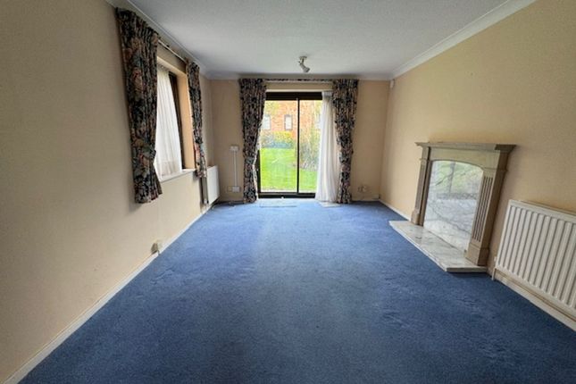 Priory Field Drive, Edgware, HA8 2 bed flat for sale