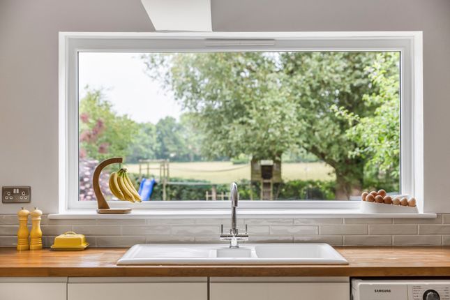 Upper Minety, Malmesbury, Wilts, SN16 4 bed detached house for sale