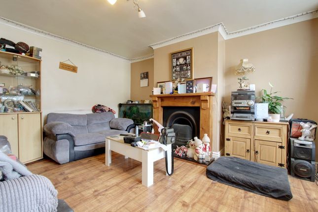 Lee Avenue Drive, Withernsea, HU19 3 bed terraced house for sale