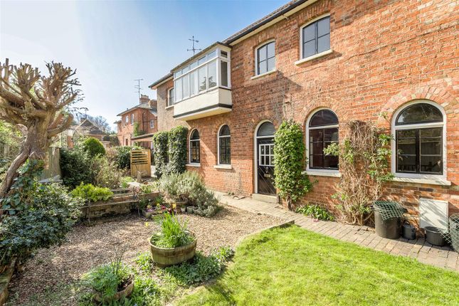 4 bedroom semi-detached house for sale