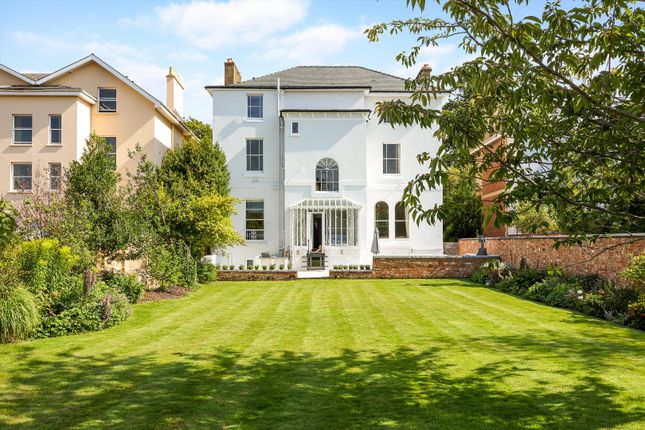 9 bedroom detached house for sale