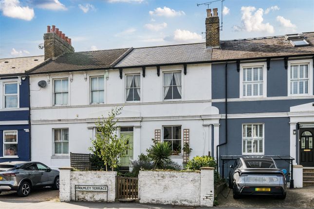 Portsmouth Road, Thames Ditton 3 bed terraced house for sale