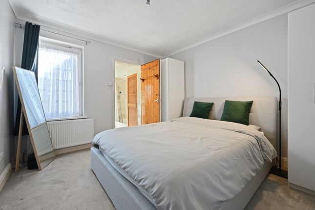 Byron Road, Wealdstone 2 bed end of terrace house for sale