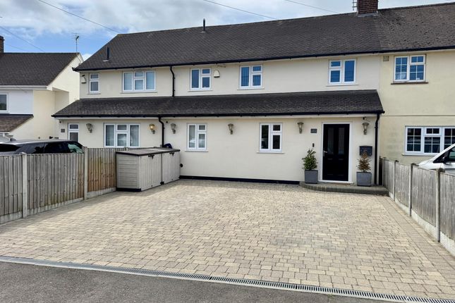 Danes Way, Brentwood CM15 4 bed terraced house for sale