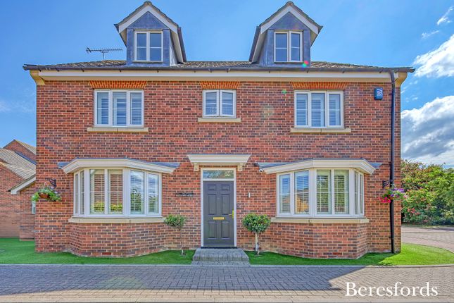 Daltons Shaw, Orsett, RM16 5 bed detached house for sale