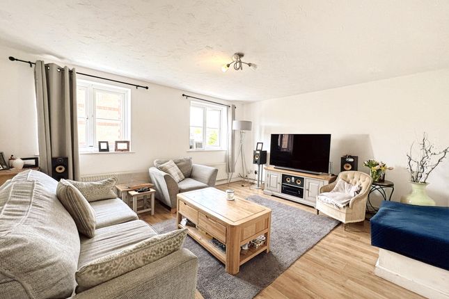 5 bed town house