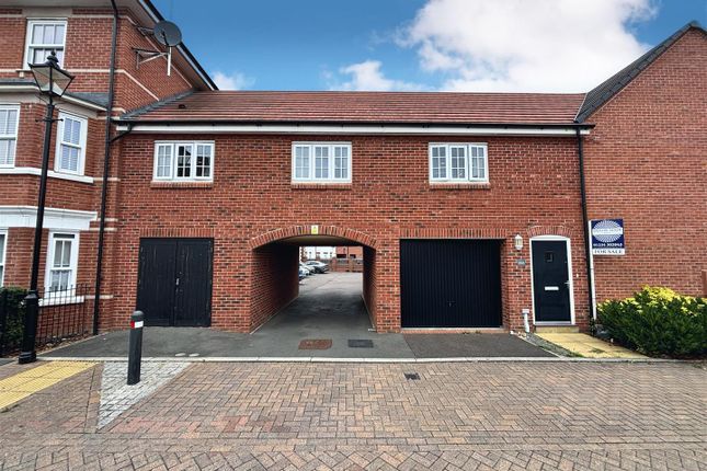 Banbury Heath, Great Denham 2 bed coach house for sale