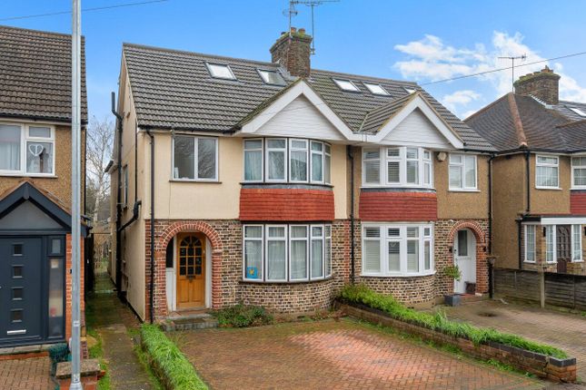 Third Avenue, Hertfordshire WD25 6 bed semi