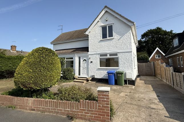 10 Evans Drive, NR32 3 bed detached house for sale