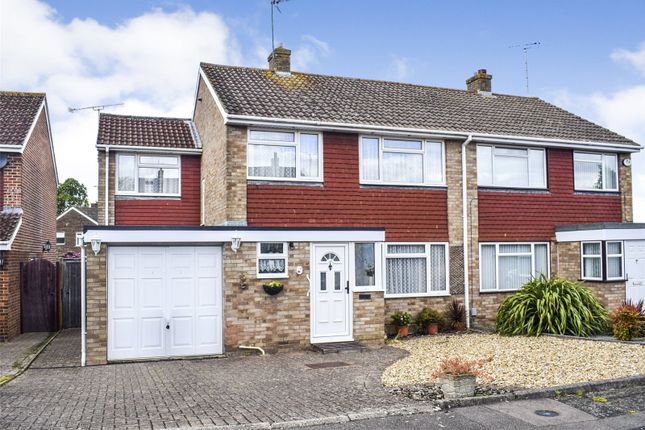 Turnstone End, Hampshire GU46 4 bed semi