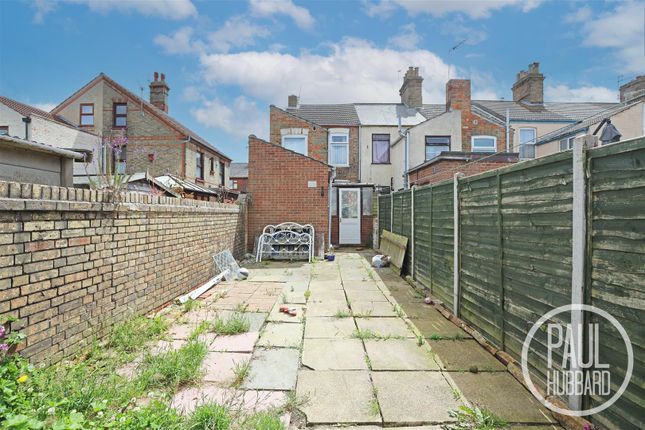 St. Leonards Road, Lowestoft, NR33 3 bed end of terrace house for sale