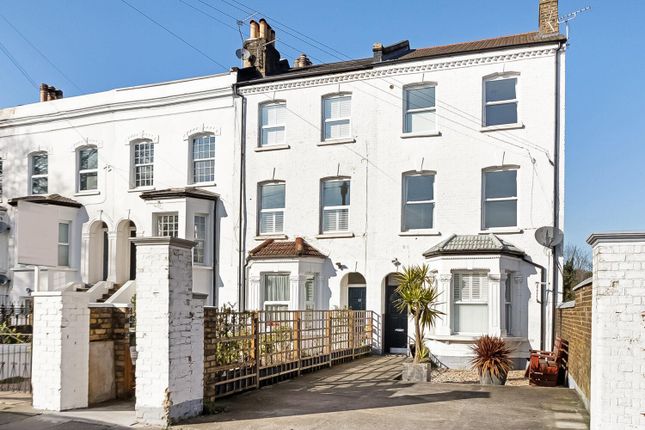 Gipsy Road, West Norwood, London, SE27 3 bed flat for sale