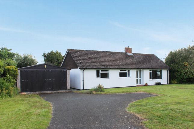 Oldwood Bungalow, Oldwood, WR15 3 bed bungalow for sale