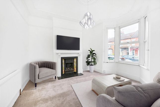Macoma Road, London, SE18 3 bed terraced house for sale