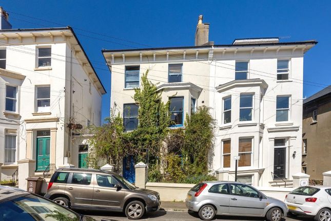 York Villas, Brighton, BN1 3TS 2 bed apartment for sale