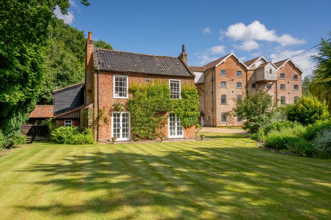 Oxnead 5 bed detached house for sale