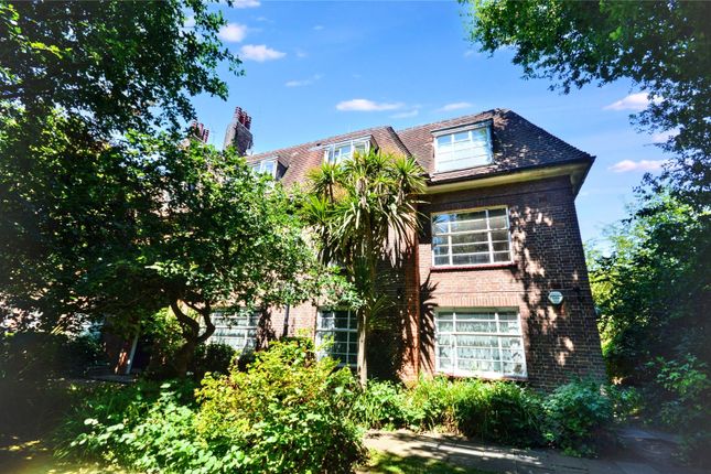 Brookland Rise, London, NW11 3 bed apartment for sale