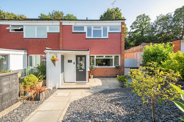 The Glen, Addlestone, KT15 3 bed end of terrace house for sale