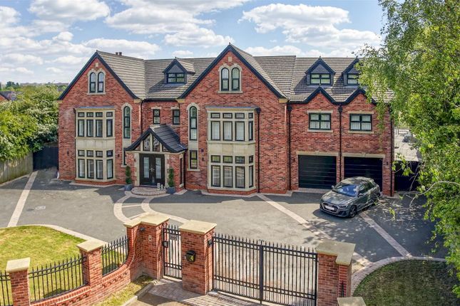 Horseshoe Lane, Chadderton, Greater... 9 bed detached house for sale