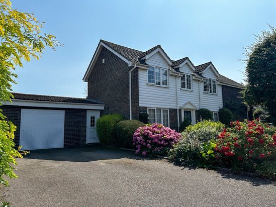 Woods End, Attleborough NR17 4 bed detached house for sale