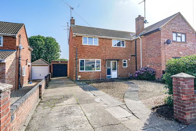 2 bedroom semi-detached house for sale