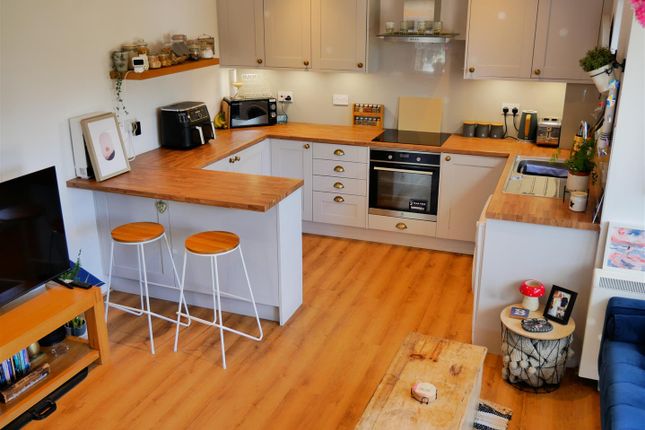 1 bedroom semi-detached house for sale
