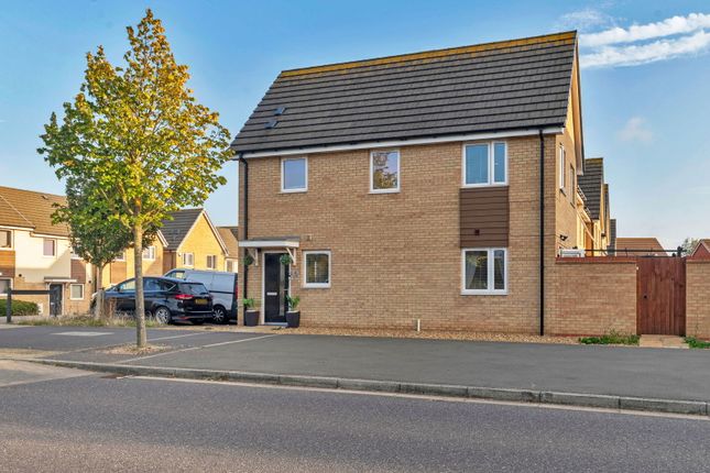 Hampton Avenue, Peterborough PE7 3 bed semi