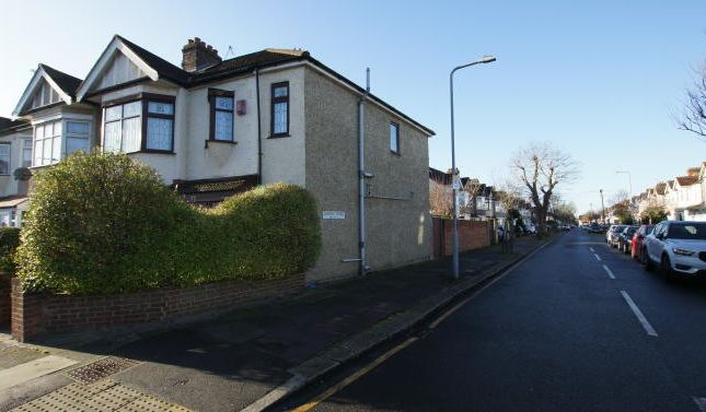 4 bed end terrace house