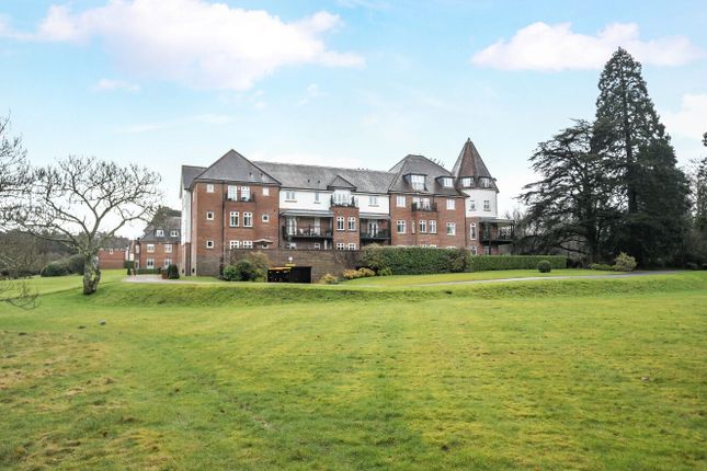 Beacon Crescent, Surrey GU26 2 bed flat for sale