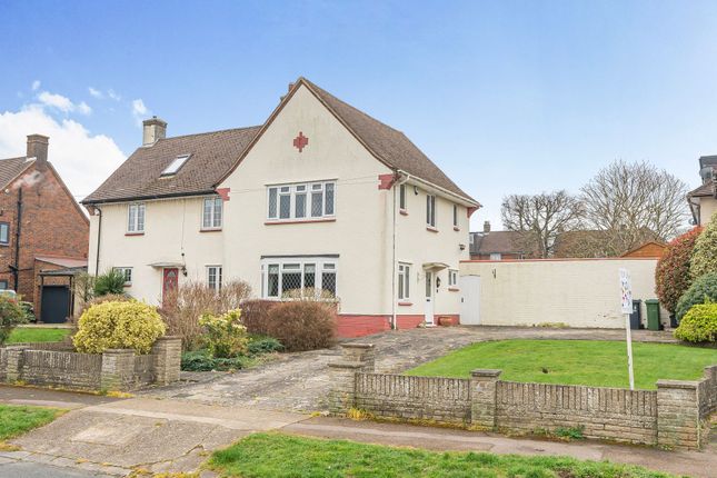 Parsonsfield Road, Banstead SM7 3 bed semi