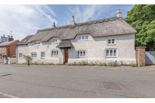 Houghton on the Hill LE7 4 bed cottage for sale