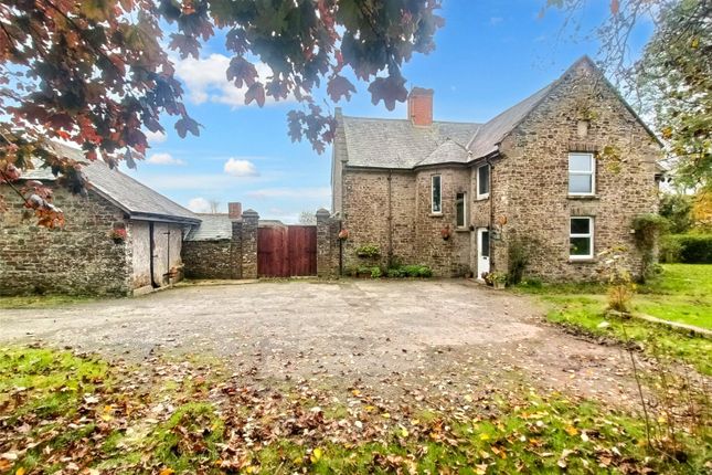 6 bed detached house