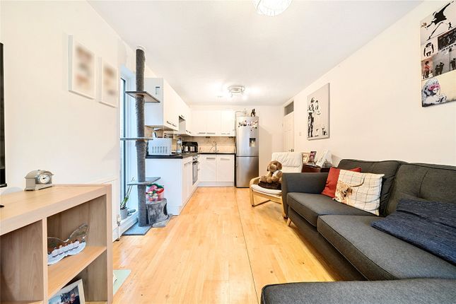 Hetherington Way, Uxbridge UB10 2 bed apartment for sale