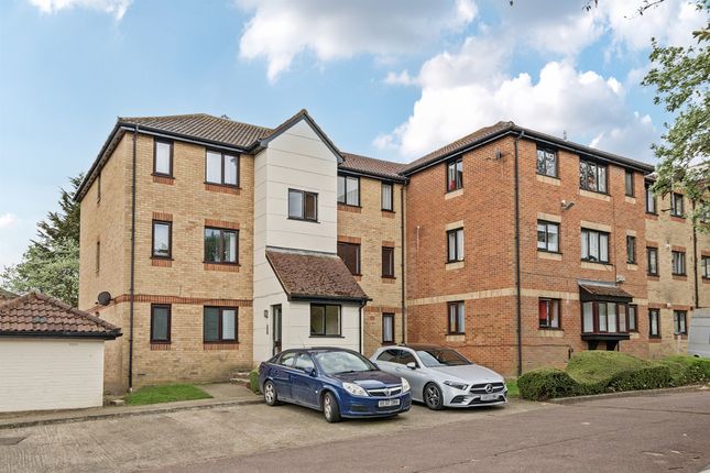 1 bedroom ground floor flat for sale