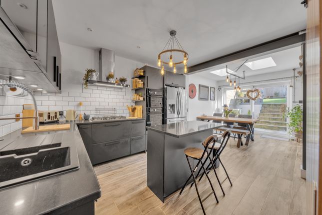 Grove Crescent, London, NW9 3 bed semi