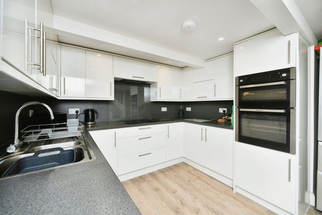 3 bed detached house